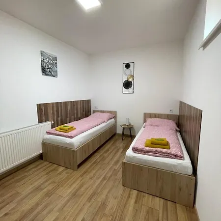 Dora Vendeghaz * Csongrád