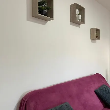 Dora Vendeghaz Csongrád