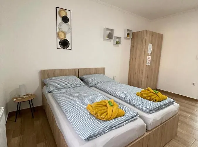 Dora Vendeghaz Apartament